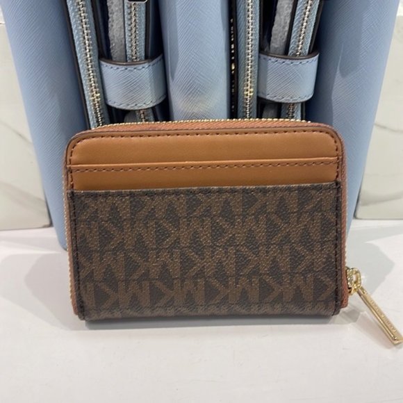 Michael Kors Jet Set Travel Medium Zip Around Card Case Brown - Picture 2 of 16